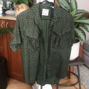 VINTAGE Green Animal Print Button Down Short Sleeve Safari Utility Shirt